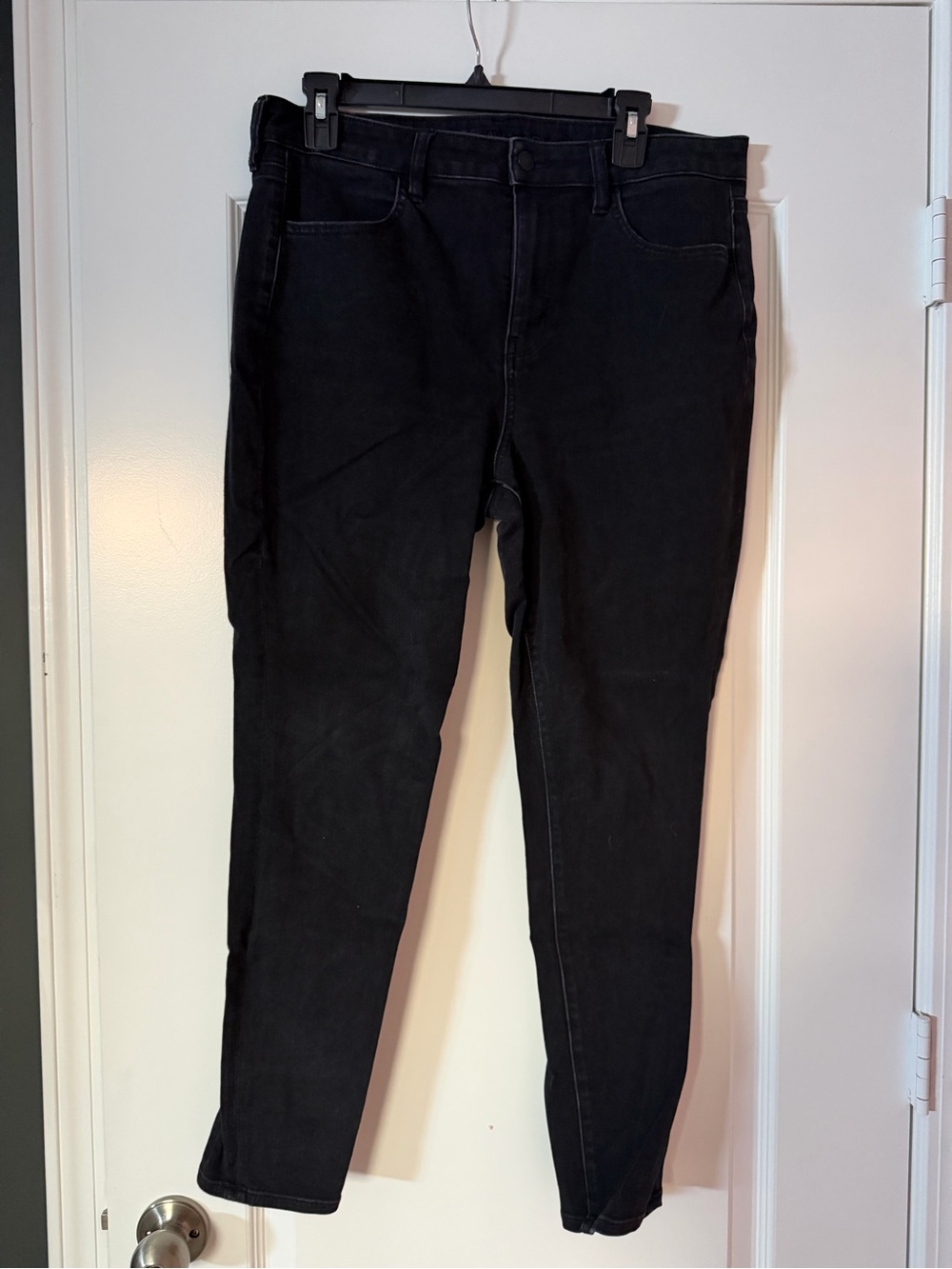 American Eagle Outfitters Black High-Rise Jeggings
